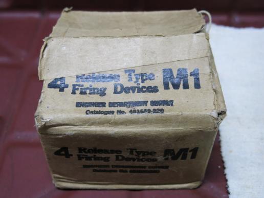 USA WWII 4 Release Type Firing Devices M1 In Box 1944 Inert.