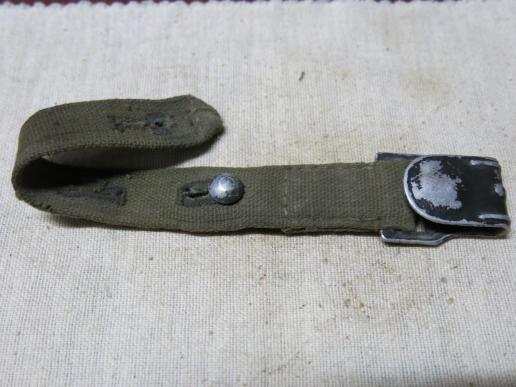 German Wehrmacht Gas Mask Can Short Strap Aluminium Knob And Hook.