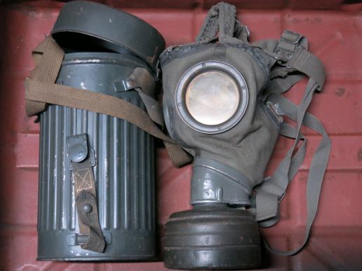 German Luftschutz Gas Mask Matching Draeger Set 1939 Übungs As Found.
