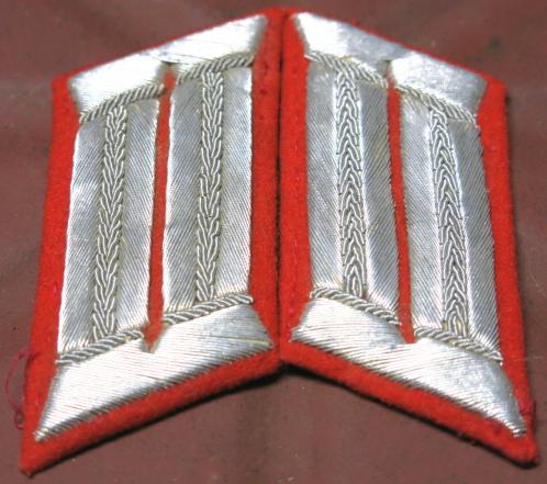 German Heer Artillery Officer Red Kragenspiegel Waffenrock Collar Patches Pair. (5)