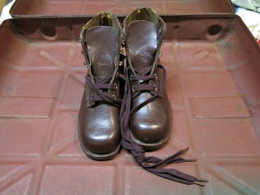 German Hitler Jugend HJ, Deutsches Jungvolk DJ, Bund Deutscher Mädel BDM Brown Shoes Size 29 MINT Condition, Very Rare.