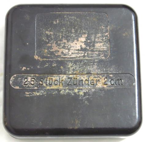 German Luftwaffe 25 Stück Zünder 2 cm Bakelite Box/Case eep 1942 Full With Fuzes, RARE!!!!!.