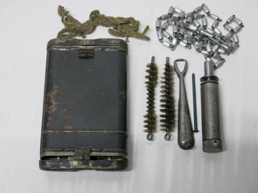 German Wehrmacht Reinigungsgerät 34 Rifle Cleaning Kit 34 cnx, Complete And Very Nice.