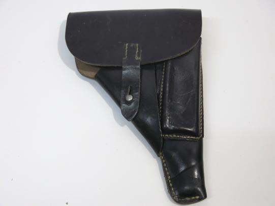 German Wehrmacht Polizei Pistolentaschen Soft Leather Holster for P38 Pistol Mint Condition.