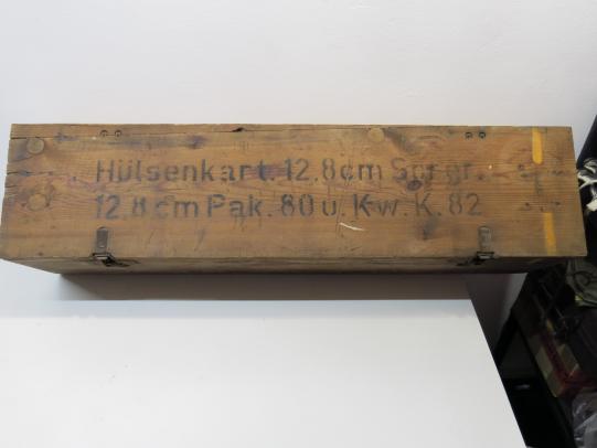 German Wehrmacht Hülsenkart. 12,8 cm Spr. gr. 12,8 cm Pak. 80 u. Kw. K. 82 Wood Box 1944 Wonderfull Condition 1944.