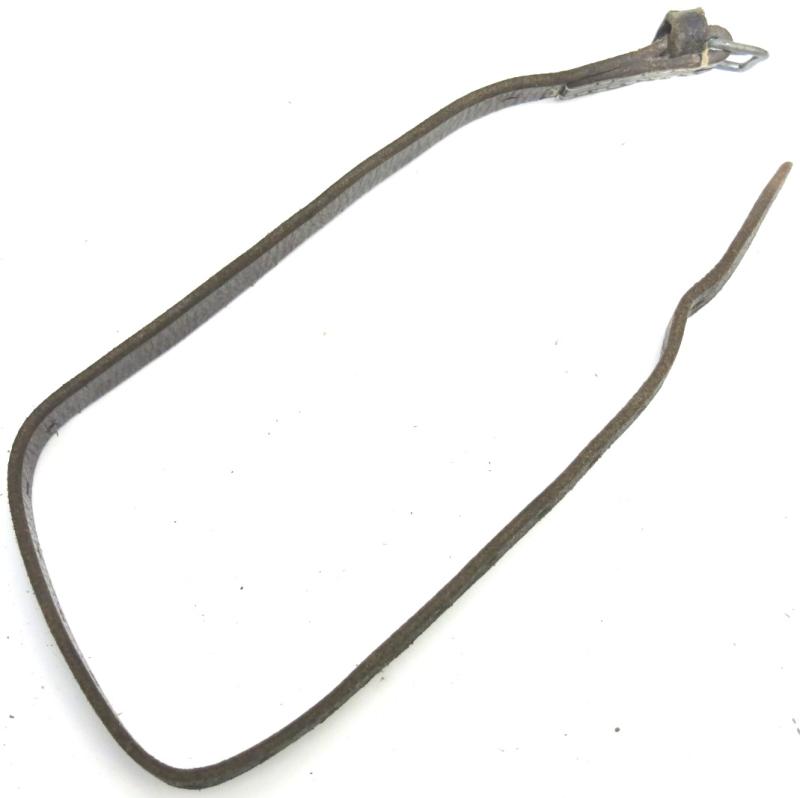 German Wehrmacht Utility Strap For Mess Kit 55 x 1,5 cms 17 Holes erg 44 Marked, Used.