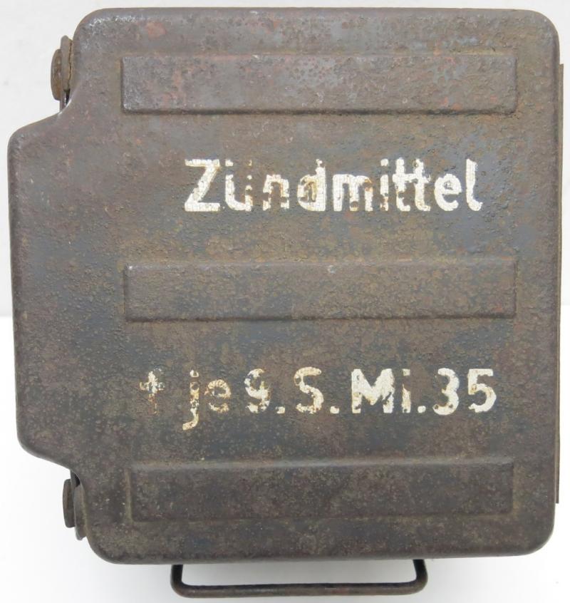 German Wehrmacht Zündmittel f je 9. S. Mi. 35 Spare Parts Box For Splittermine Mine 35 In Metal, Complete With Insert.