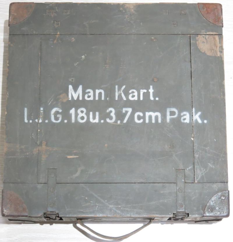 German Wehrmacht Man. Kart. l. J. G. 18 u. 3,7 cm Pak, Manöver Kartusche Leichtes Infanteriegeschütz 18 und 3,7 cm Pak, Crate, Box, Case, 1938.