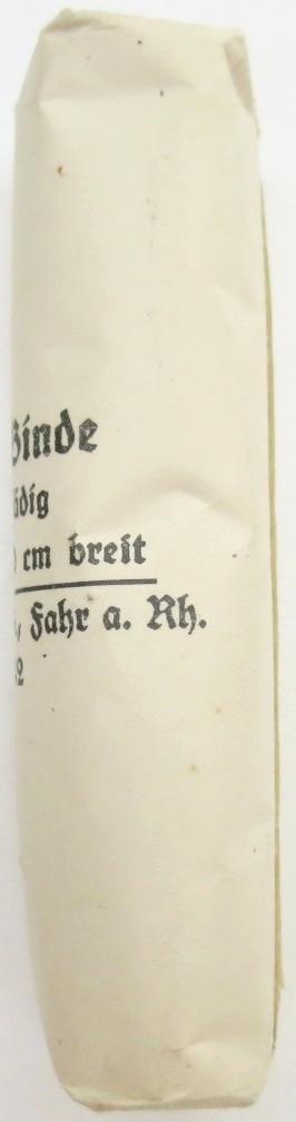 German Deutsches Rotes Kreuz D. R. K. And Luftschutz Hausapotheke Mull-Binde 4 m lang, 10 cm breit Lohmann K. G., Fahr a. Rhein 1942.