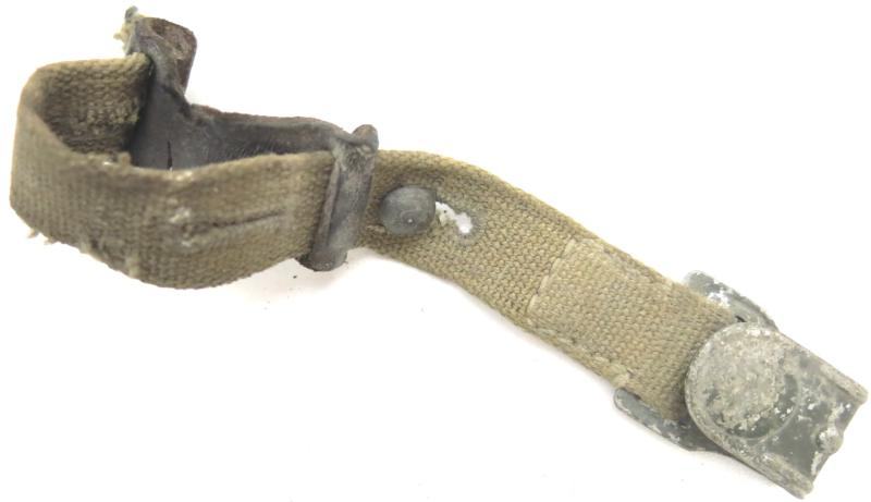German Wehrmacht Gas Mask Can Short Strap Aluminium Knob And Hook 1938.