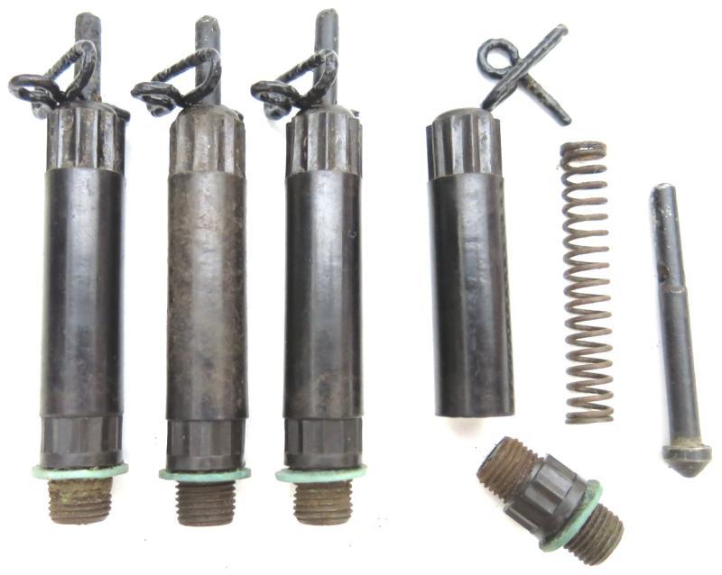 German Wehrmacht Zug Zünder 42 ZZ42 Bakelite Fuze, Unmarked Striker, Bakelite Tube Marked hae, Bakelite Connector, Inert.