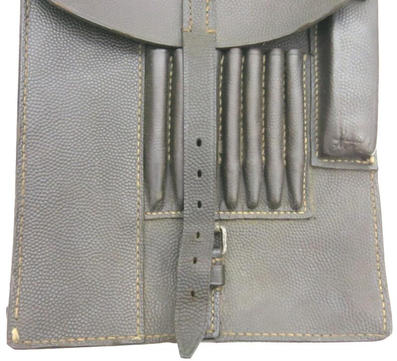 German Wehrmacht/Luftwaffe Dark Brown Meldekartentasche M35 Map Case C. RIESE Berlin SO 16 1940 Dated Nearly Mint.