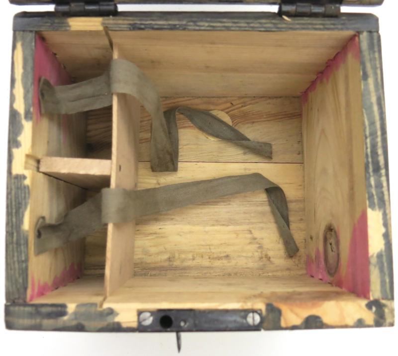 German Wehrmacht Zündmittel für je 9 S.Mi.35 Schrapnellmine 35 Spare Fuzes And Parts Box For 9 Mines, jtw 1943, Minty.