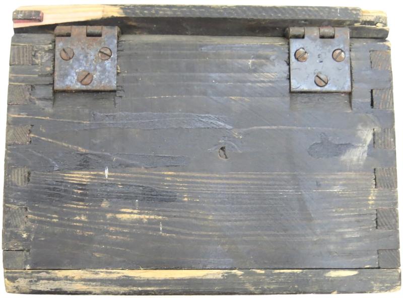 German Wehrmacht Zündmittel für je 9 S.Mi.35 Schrapnellmine 35 Spare Fuzes And Parts Box For 9 Mines, jtw 1943, Minty.