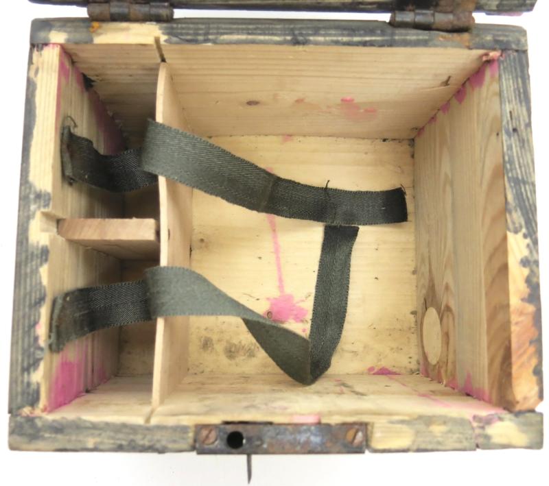 German Wehrmacht Zündmittel für je 9 S.Mi.35 Schrapnellmine 35 Spare Fuzes And Parts Box For 9 Mines, jtw 1943, Minty.