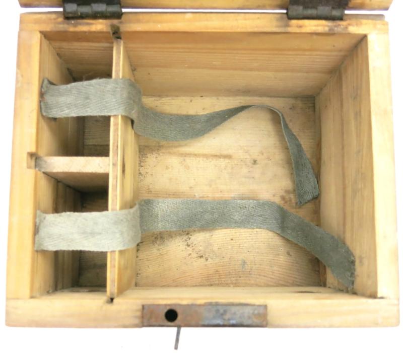 German Wehrmacht Zündmittel für je 9 S.Mi.35 Schrapnellmine 35 Spare Fuzes And Parts Box For 9 Mines, FM & S 1940, Nice Unpainted Variation Box.
