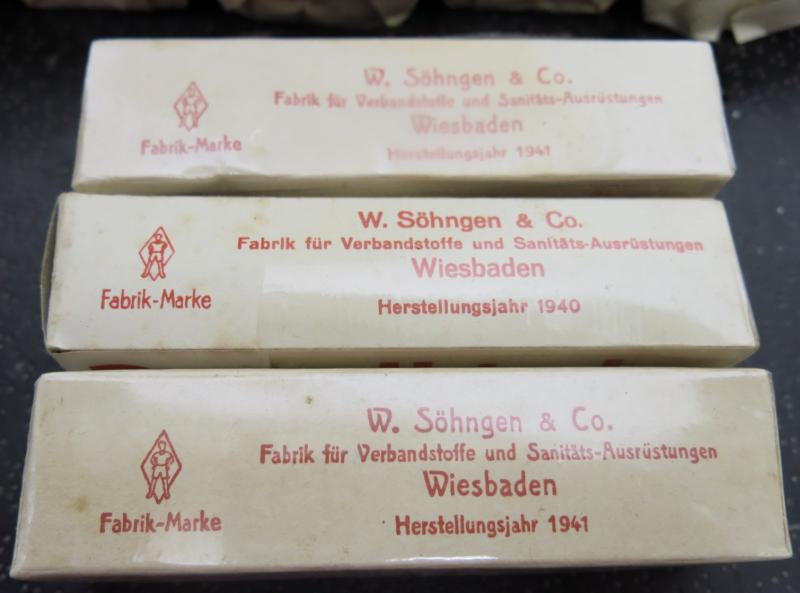 German Luftschutz Kleine Hausapotheke With Half Of The Original Contents, Nice