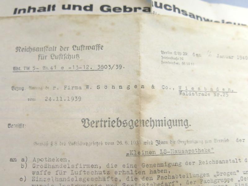 German Luftschutz Kleine Hausapotheke With Half Of The Original Contents, Nice