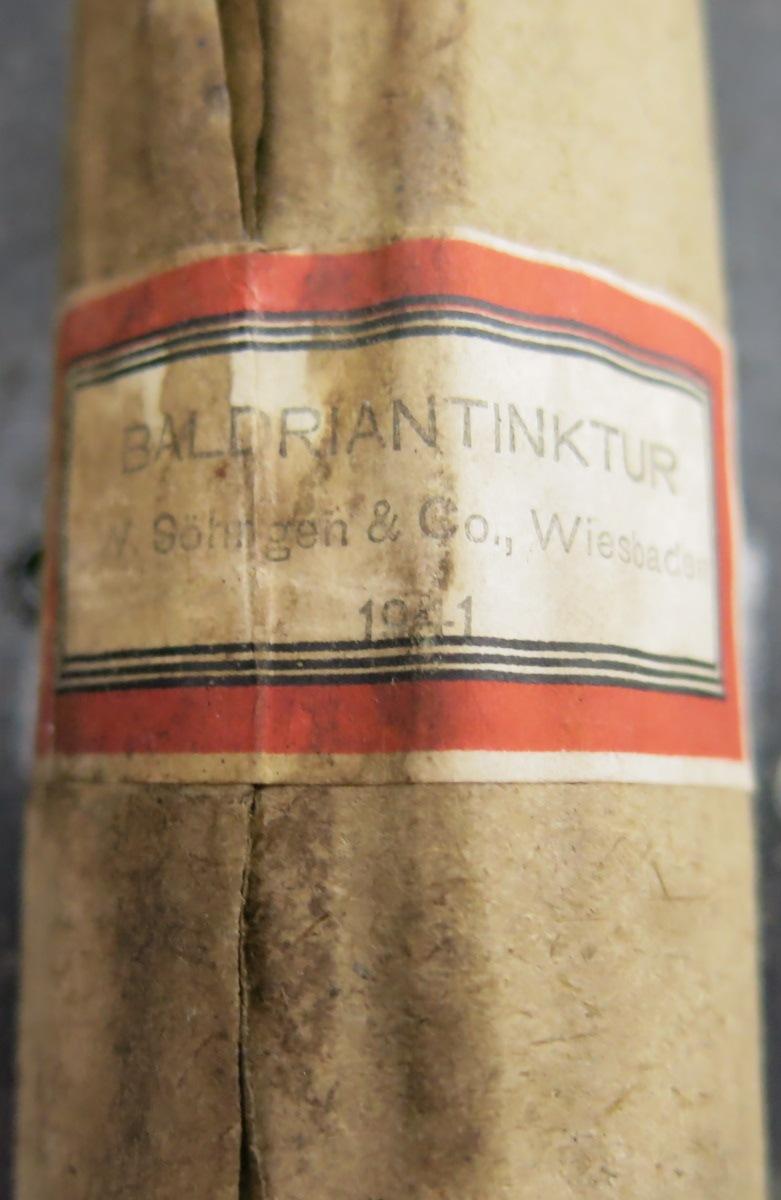 German Luftschutz Kleine Hausapotheke With Half Of The Original Contents, Nice