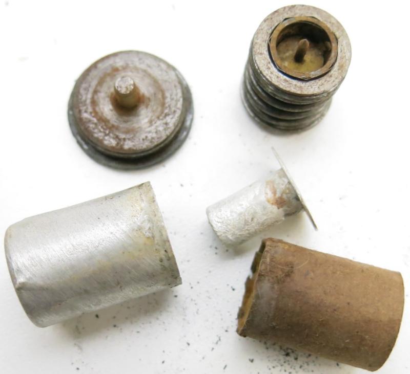 German Wehrmacht K98 Gewehr PzGr40 Panzer Granate 40 1944, Including An Empty Kleine Zündladung 34, Inert.