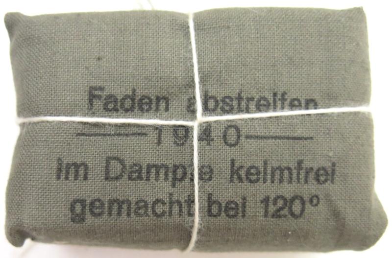 German Wehrmacht Medical Verbandstoff Verbandkasten Medium Size Field Dressing 1940, Mint.