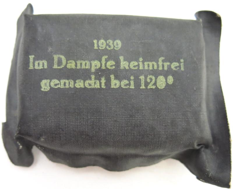 German Wehrmacht Medical Verbandstoff Medium Size Field Dressing Rubber Wrapping, Undated, Mint.