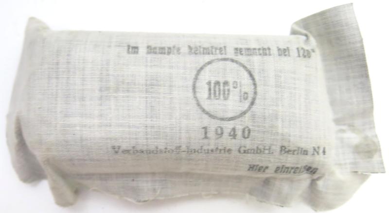 German Wehrmacht Medical Verbandstoff Big Field Dressing, 1940, Feldbluse Model, Hard To Find, Mint.
