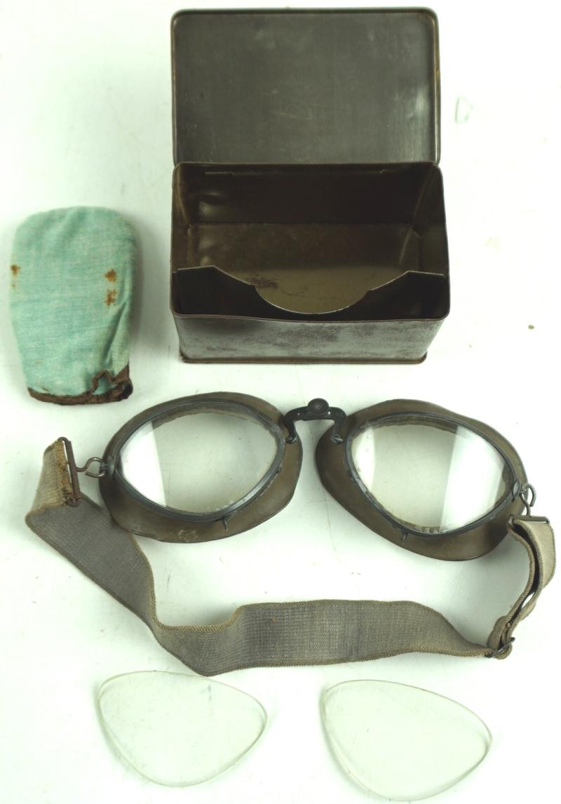 German Wehrmacht Windschutz Brille Ersatzgläser Flieger Motorrad Motorcycle Goggles Spare Lenses Pouch.