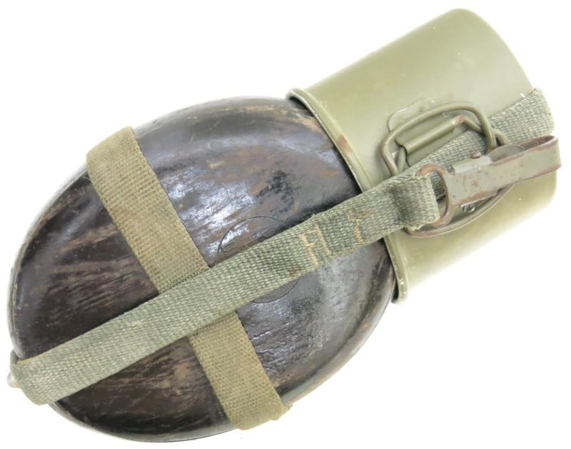 German Wehrmacht Coconut Canteen Matching H. R. E. 43/44 With Tri Colour Straps And Aluminium Cup.