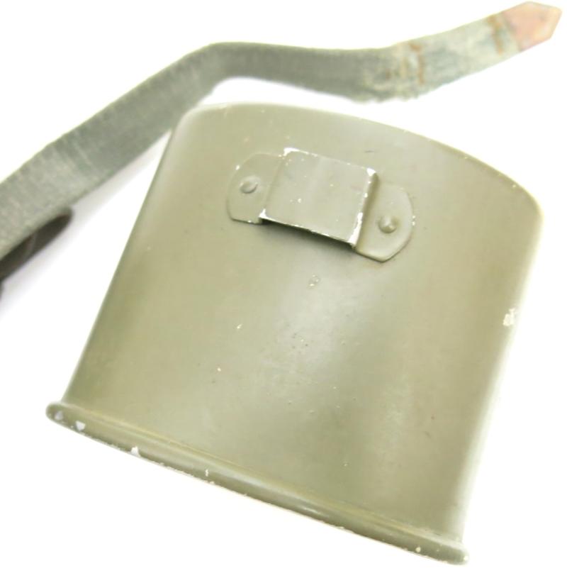 German Wehrmacht Coconut Canteen Matching H. R. E. 43/44 With Tri Colour Straps And Aluminium Cup.