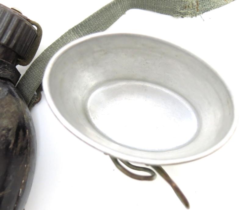 German Wehrmacht Coconut Canteen Matching H. R. E. 43/44 With Tri Colour Straps And Aluminium Cup.
