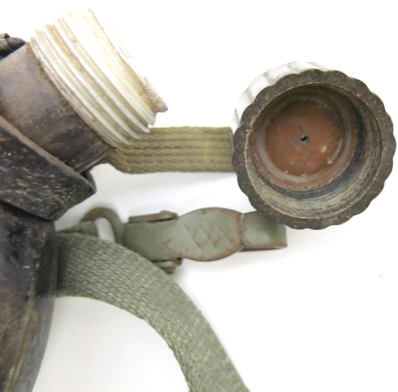 German Wehrmacht Coconut Canteen Matching H. R. E. 43/44 With Tri Colour Straps And Aluminium Cup.