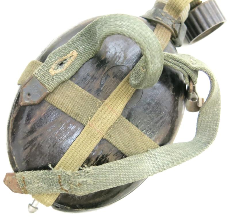 German Wehrmacht Coconut Canteen Matching H. R. E. 43/44 With Tri Colour Straps And Aluminium Cup.