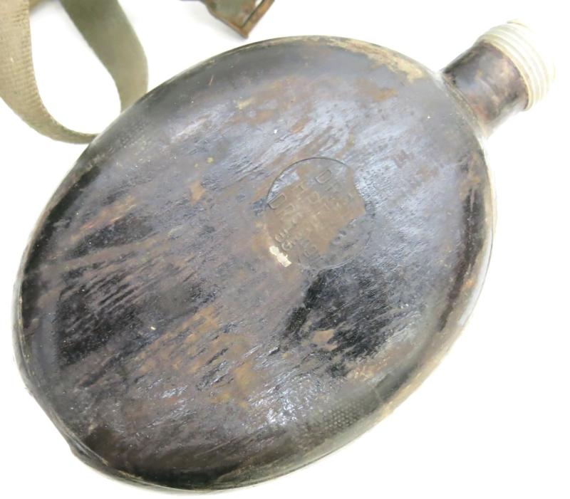 German Wehrmacht Coconut Canteen Matching H. R. E. 43/44 With Tri Colour Straps And Aluminium Cup.