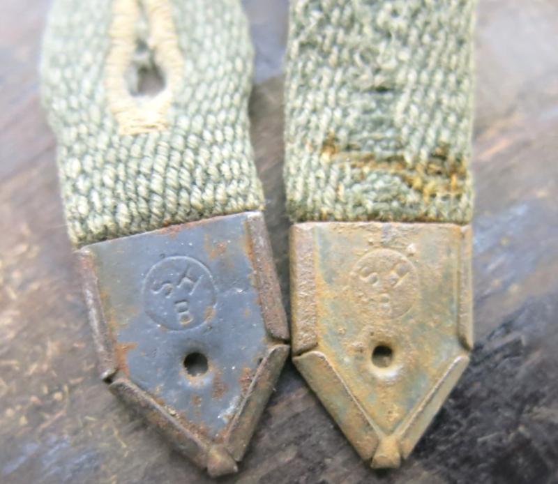 German Wehrmacht Coconut Canteen Matching H. R. E. 43/44 With Tri Colour Straps And Aluminium Cup.