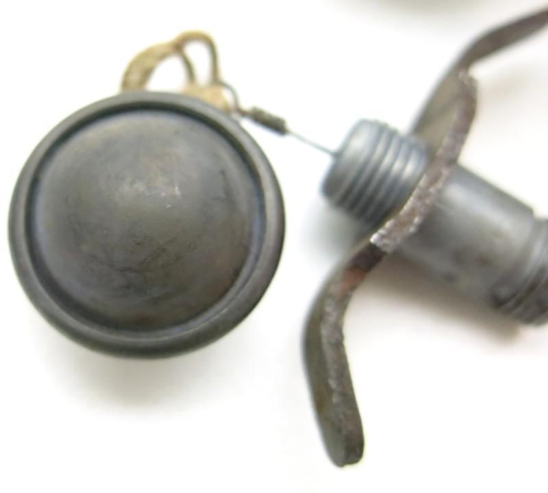 German Wehrmacht Splitterbombe SD 0,5 kg Cluster Bomb/Last Ditch Hangrenade With Unmarked BZE39 Fuze, Edged Bottom Variation, Inert.